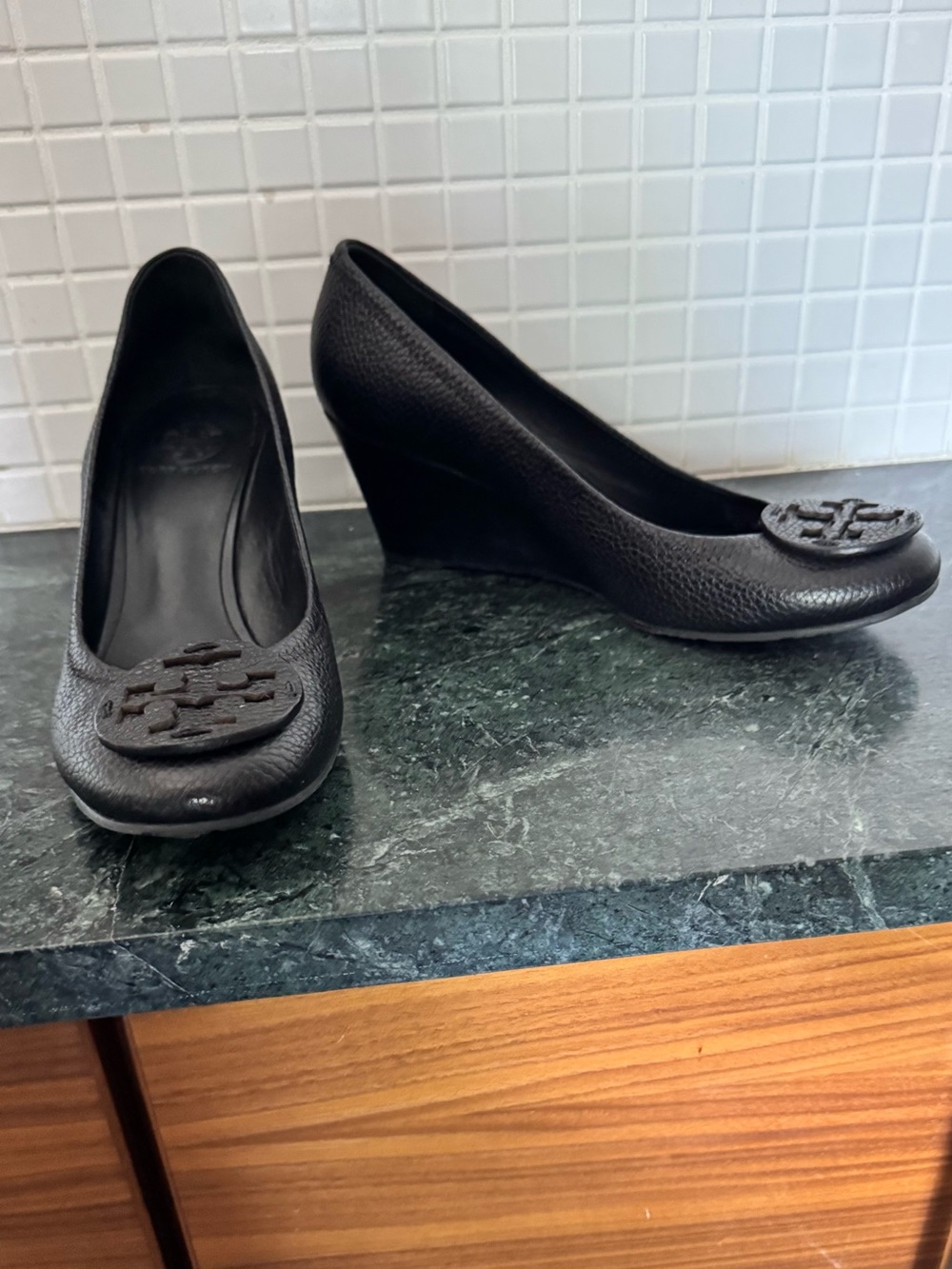 Tory Burch Black Leather medallion logo Sally Wedge Pumps